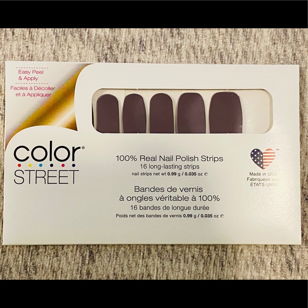 Color street NWT Nail Decal - Berlin it